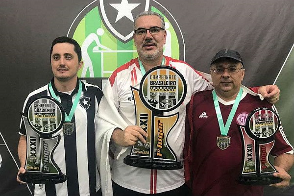 2º Diego Américo (Botafogo), 1º Lorival Ribeiro (Liberdade) e 3º Léo Duguet (Grêmio Mineiro) 2º Diego Américo (Botafogo), 1º Lorival Ribeiro (Liberdade) e 3º Léo Duguet (Grêmio Mineiro)