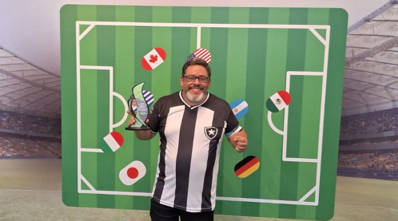 ANDRÉ LEAL (BOTAFOGO) VENCE TORNEIO AMISTOSO DE DADINHO RETRÔ ALUSIVO AO MUNDIAL